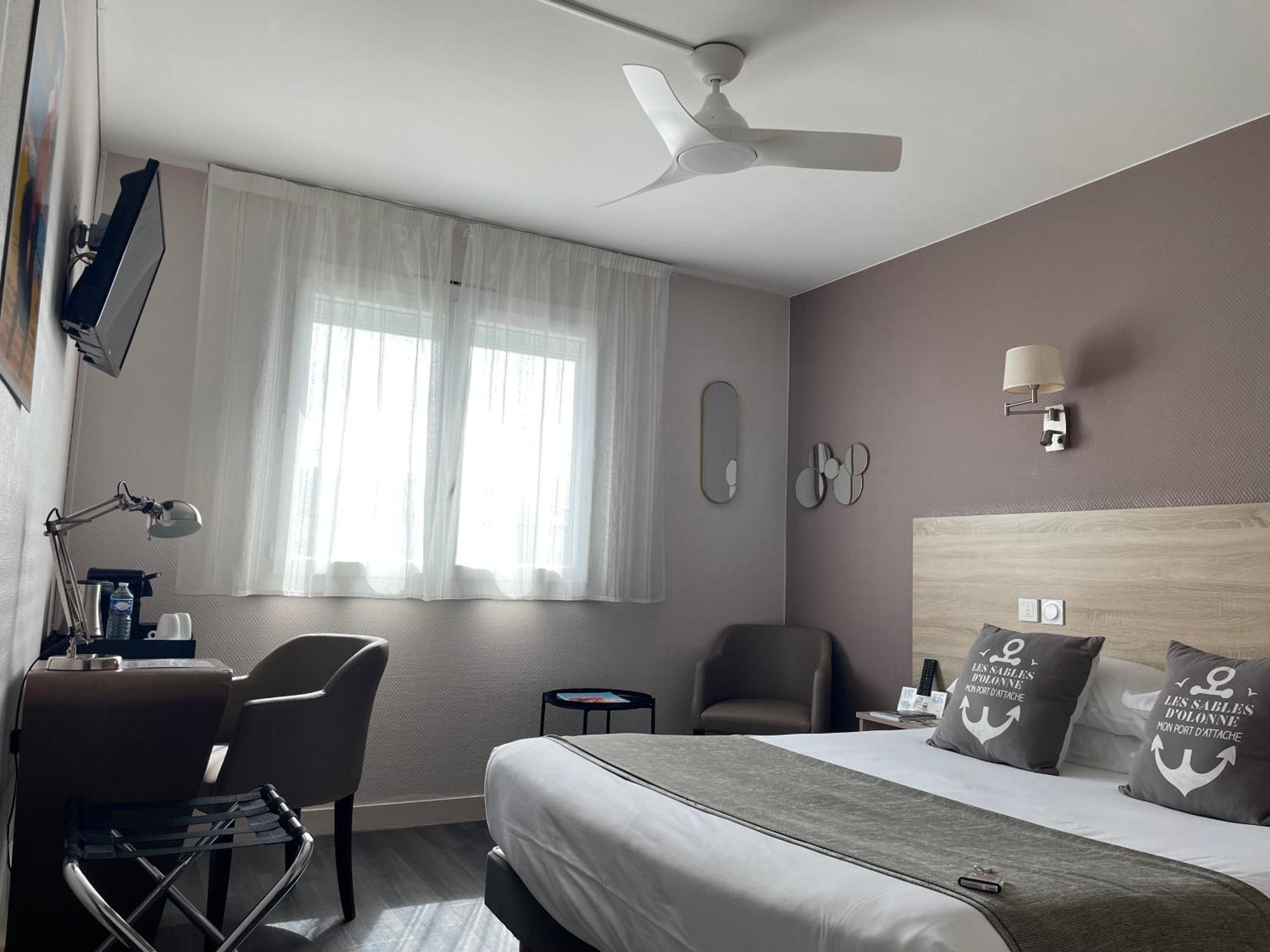Cit'Hotel Le Chene Vert Les Sables-dʼOlonne Exteriör bild