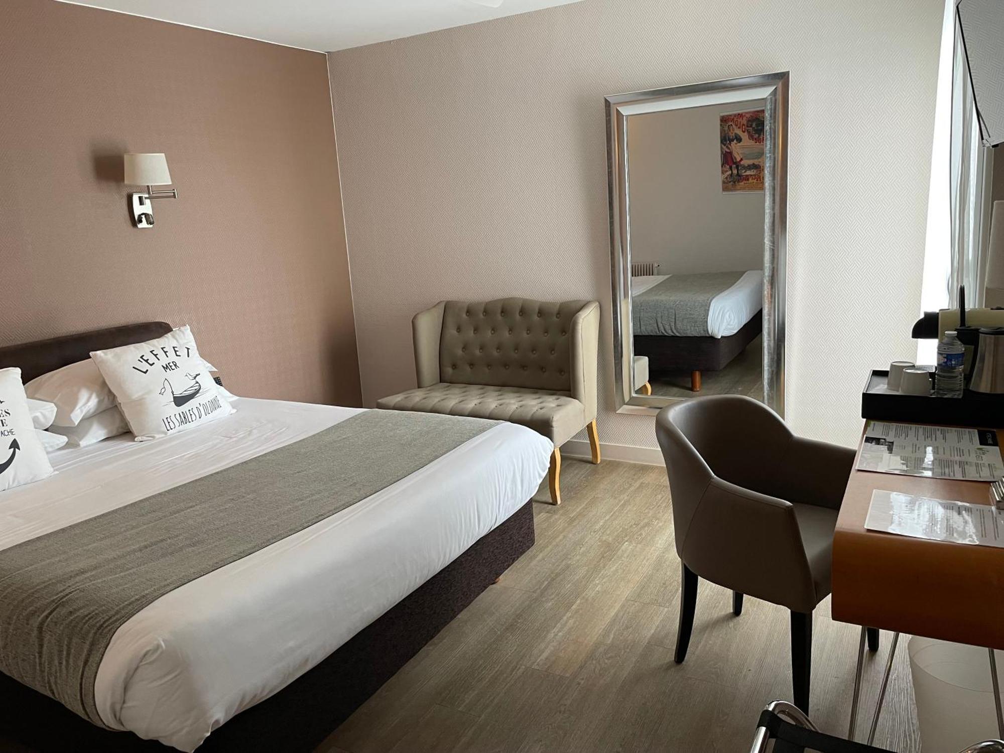 Cit'Hotel Le Chene Vert Les Sables-dʼOlonne Exteriör bild